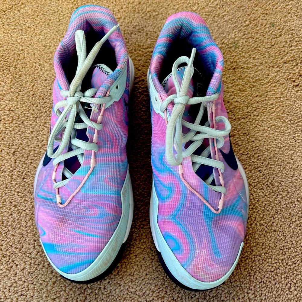 Women’s Nike Tennis Shoes